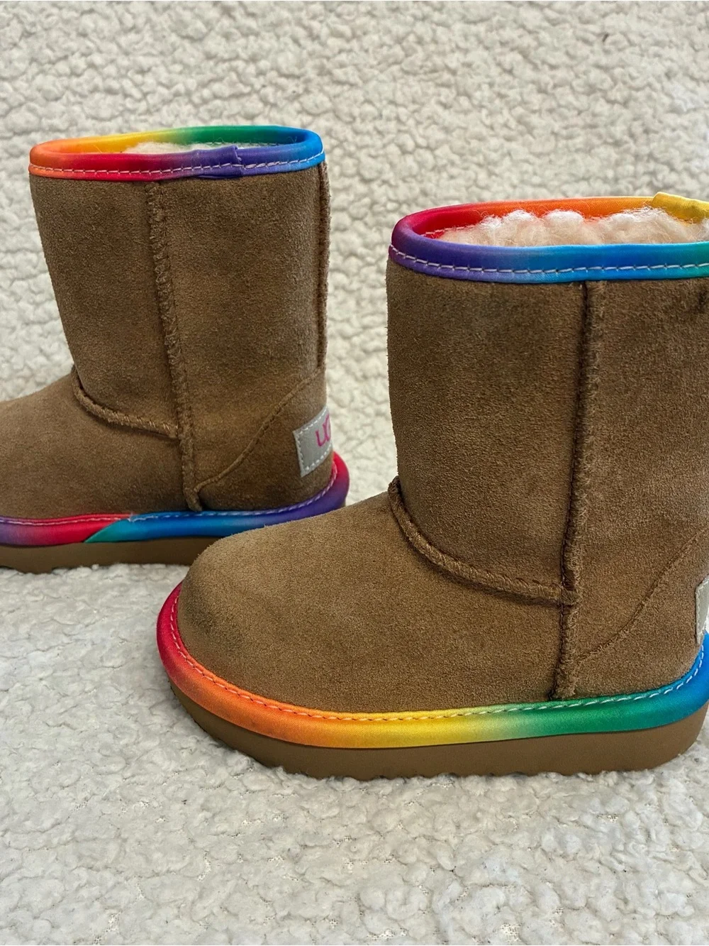 UGG Kids Classic Chestnut Girls Short Rainbow Boots Youth Size 6
